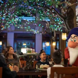 Os melhores restaurantes temáticos dentro dos hotéis da Disney