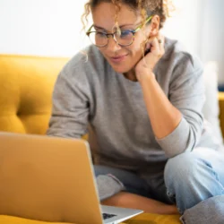 O que muda na hora de comprar online quando você tem um cartão de crédito americano