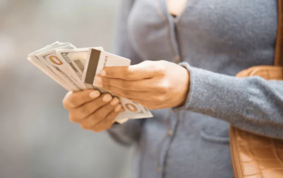 Cartão de crédito americano para brasileiros: como ele muda sua viagem ao exterior sem IOF absurdo dos cartões tradicionais